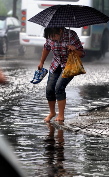 赤足涉水战秋雨,疏通管道一梦遥