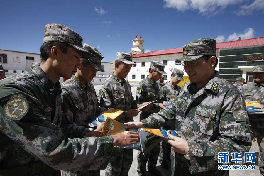 战地记者:勇敢者的职业—写在第12个中国记者节前夕