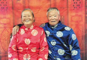媒体登11对老夫妻照片证\夫妻相\:近似兄妹