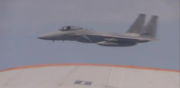 日防相妄称:中方或因对接近日本飞机内疚才公