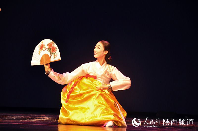 (高清组图)韩国釜山国乐院携民族舞乐亮相西安