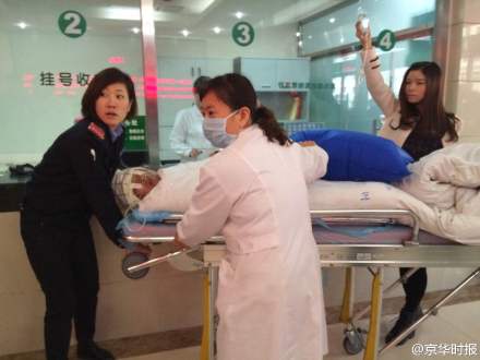 山西 医生累倒在手术台  交警开道进京治疗(图)-