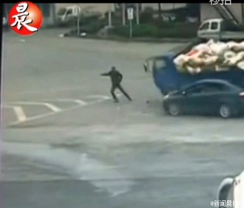 <em>逼逼</em>叨瓜子哥火了 盘点闻名于世的各种神奇哥