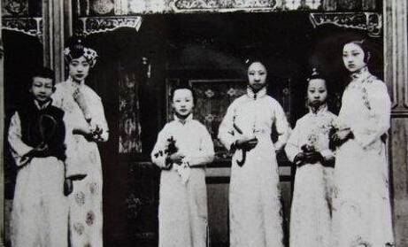 1908年12月2日<em>溥仪</em>即位 一生做了四次皇帝珍