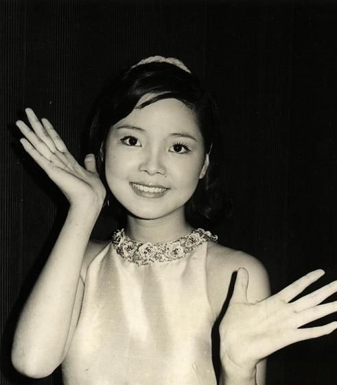1953年1月29日邓丽君出生 一代歌后美丽温婉