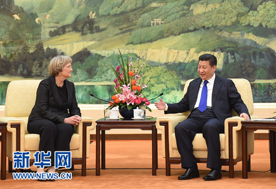 习近平会见哈佛大学校长福斯特 9月将访美