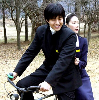 老牌男神裴勇俊将结婚 《冬季恋歌》中的翩翩少年还是