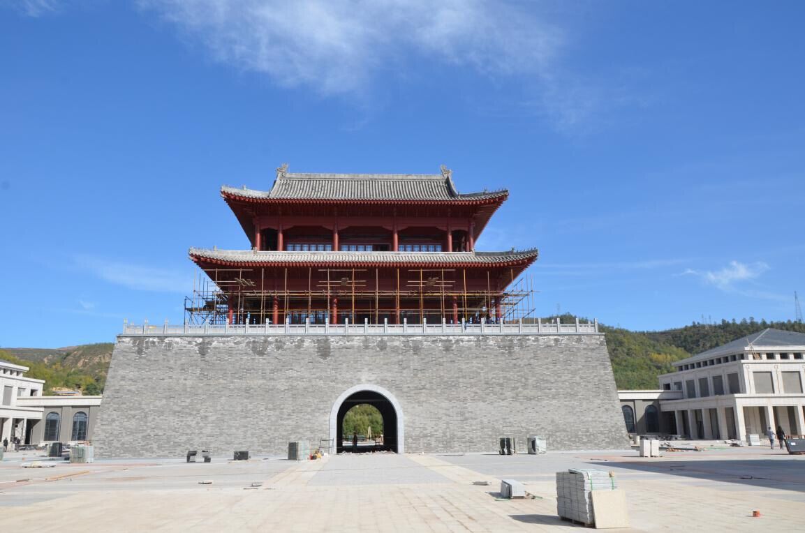 延安圣地河谷金延安钟楼广场 摄影:郭霞