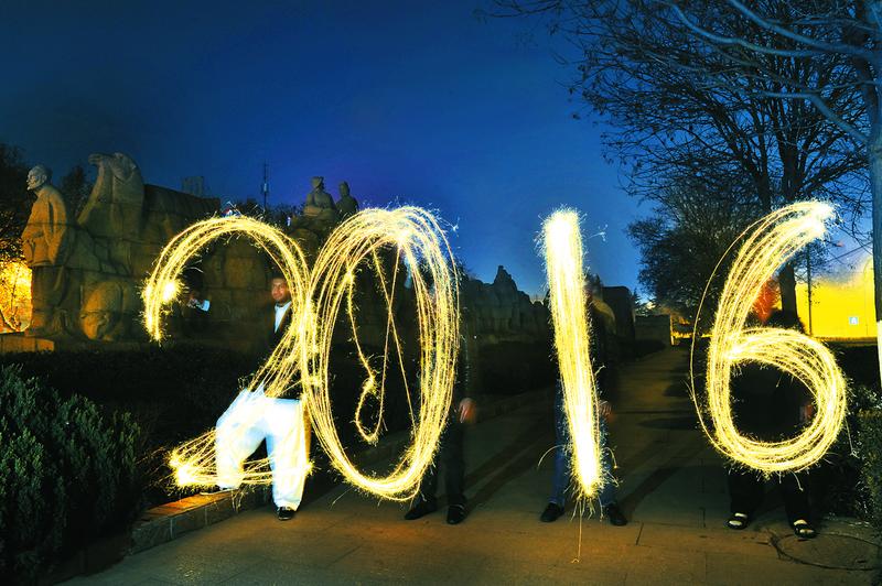 外国留学生丝路起点光绘迎新年