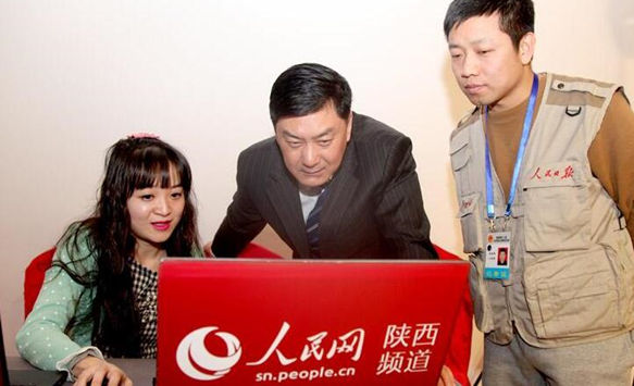 陕西省委网信办主任孙琳看望人民网陕西频道两会记者