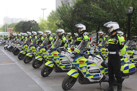 西安组建交警铁骑队 提升事故处理效率缓解拥