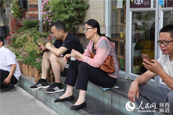 ������/��