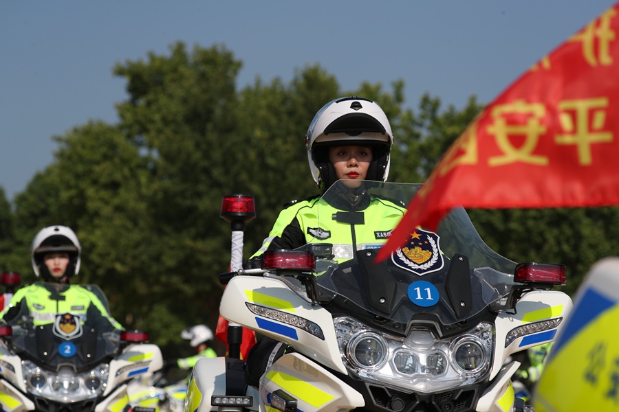 西安公安交警女子鐵騎出征儀式現場。相裡瓏南 攝
