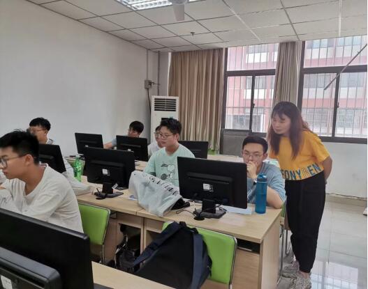 陕西科技大学家困生office办公技能培训。陕西科技大学供图