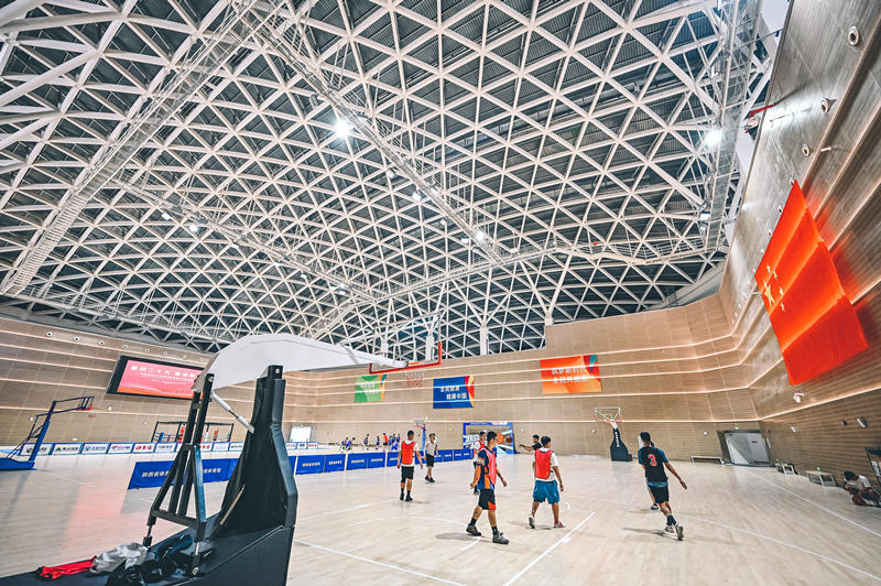 作為“十四運會”的主要場館之一，陝西省體育館從7月1日起正式對社會開放。王煒頡 攝