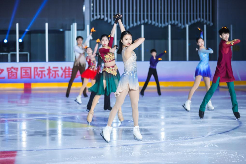 西北地區首個國際標准真冰場正式啟用。陝西體育集團供圖