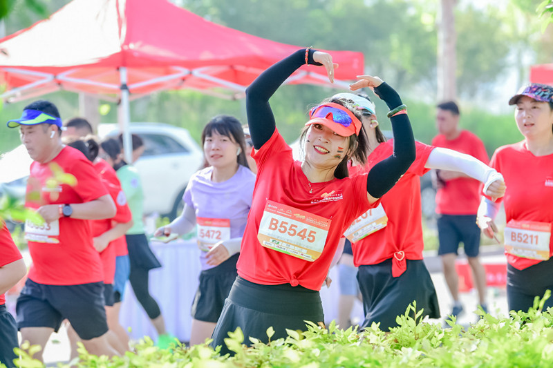 2023延安新區紅色半程馬拉鬆賽激情開賽。陝西體育集團供圖