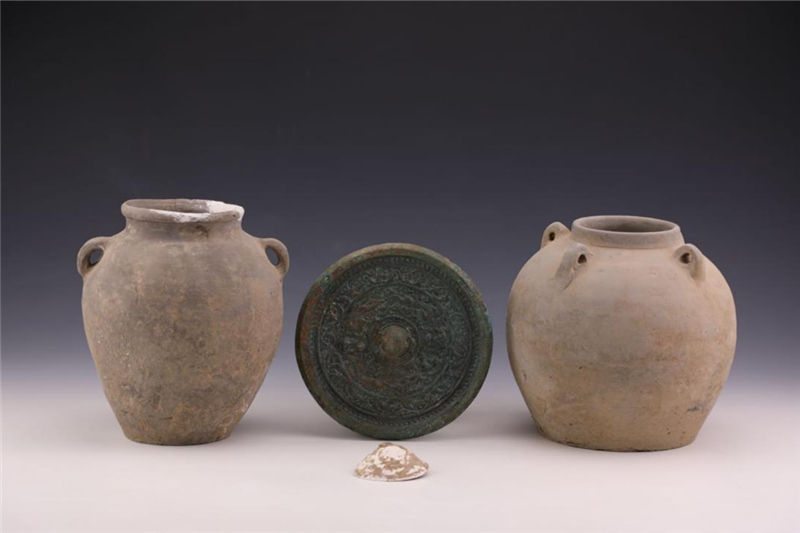 唐代宫人墓M11器物组合。陕西省考古研究院供图
