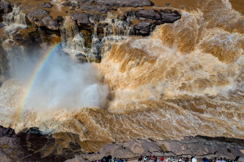 絢麗奪目 黃河壺口現“彩虹飛瀑”景致。宋洋波攝