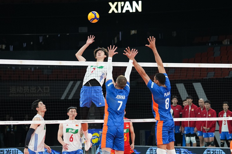 10月6日比賽，中國男排對戰荷蘭男排，比分2-3。主辦方供圖