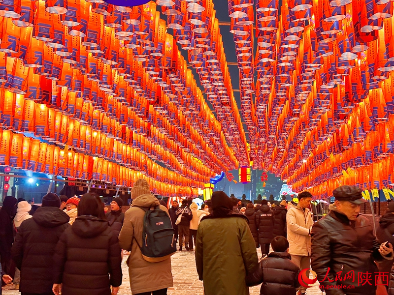 西安城牆新春燈會現場。人民網記者白鴿 攝