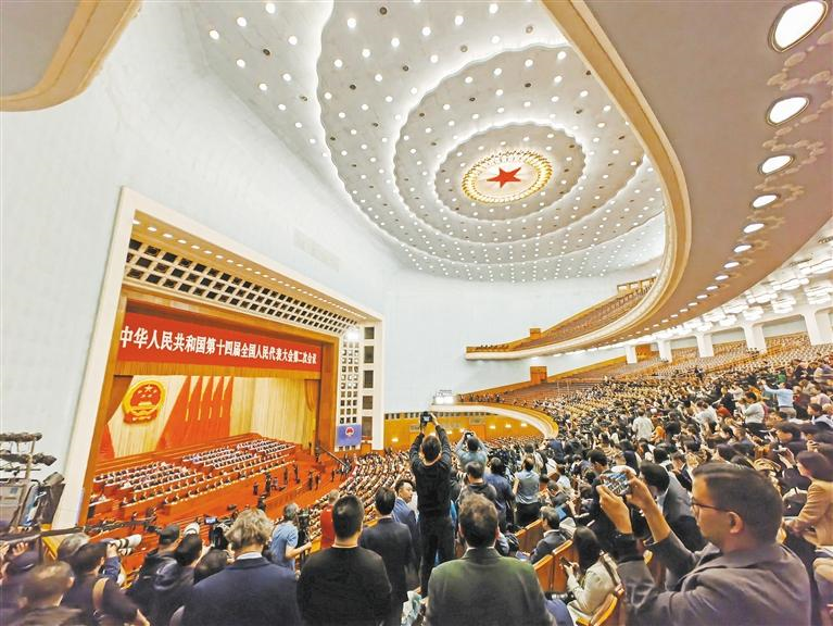 3月11日，十四届全国人大二次会议在北京胜利闭幕。母家亮摄