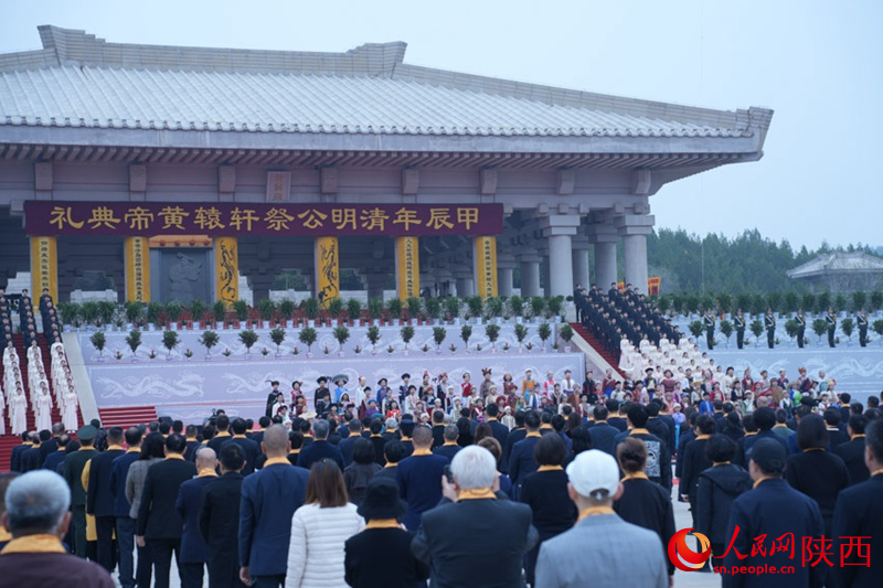 合唱轩辕颂。人民网 党童摄