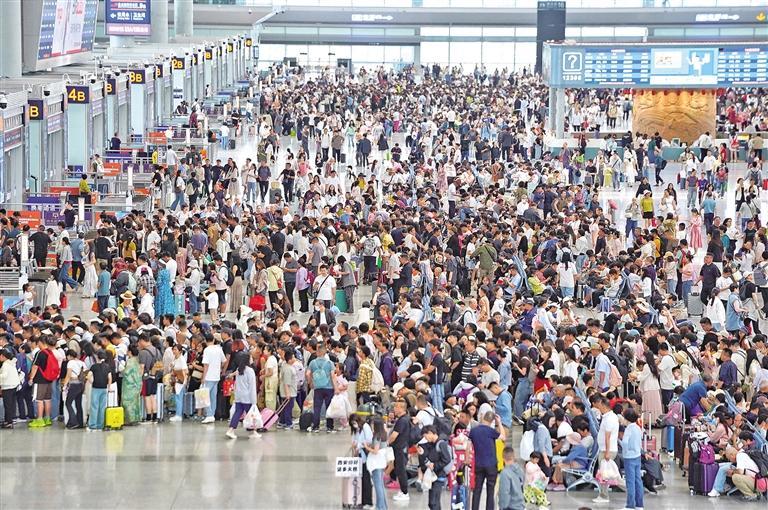 鐵路"五一"假期運輸旅客發送量超1億人次