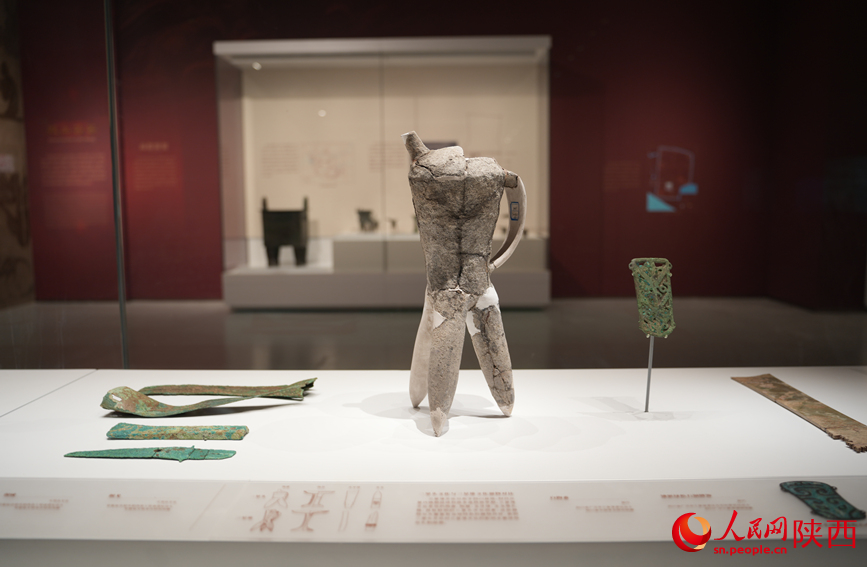 “吉金·中国”展上展出的精品文物。人民网记者 李志强摄