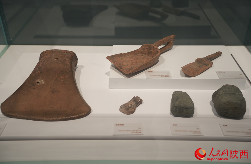 “吉金·中國”展上展出的精品文物。人民網記者 李志強攝