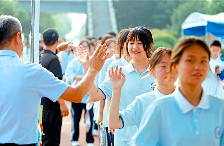 陕西中考首日：全力以赴，不负韶华