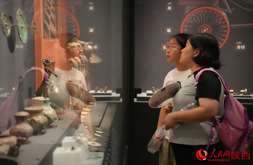 暑期來臨，博物館裡的“親子游”佔比不斷升高。人民網記者 李志強攝