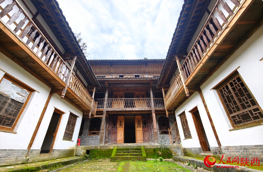 鐘家溝村紅四方面軍總指揮部舊址。人民網記者 鄒星攝