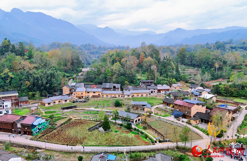 鐘家溝村航拍。人民網記者 鄒星攝