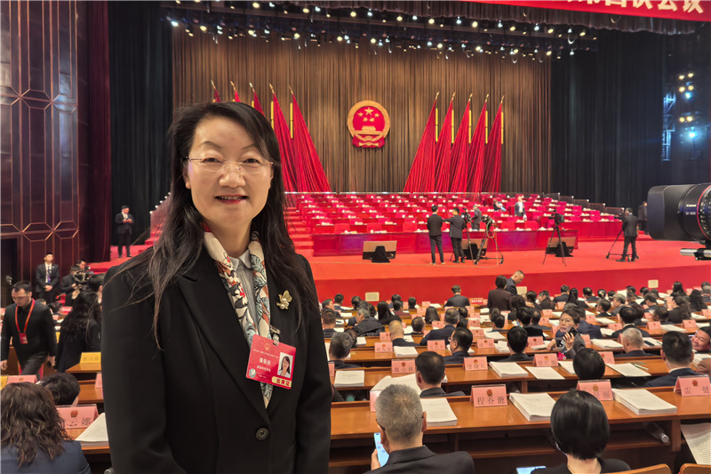 陕西省人大代表强曼丽在陕西省两会现场。受访者供图