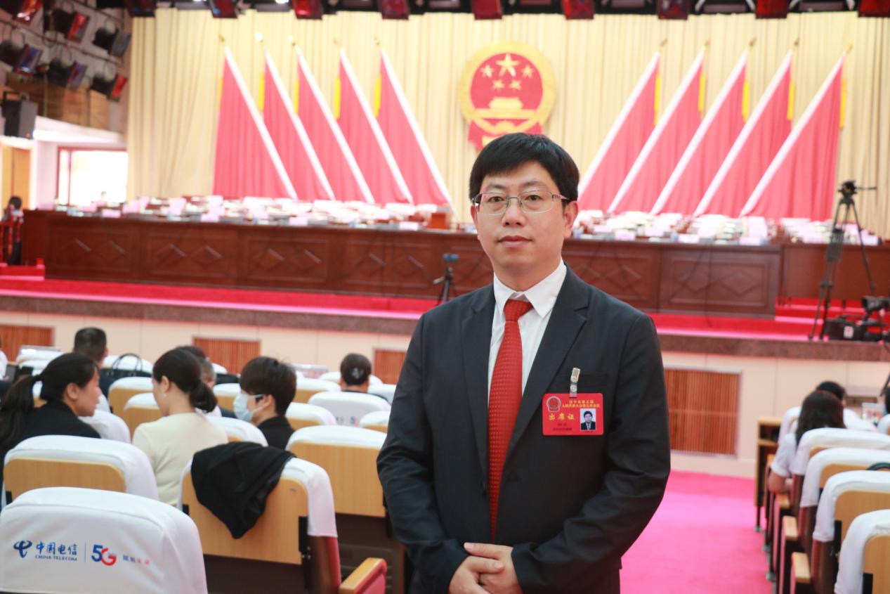 陕西省人大代表张仁杰在陕西省两会现场。受访者供图