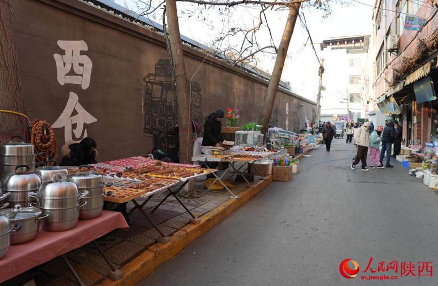 西仓市集街景。人民网记者 邹星摄