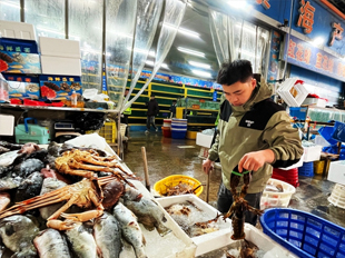 新春走基層丨古都煙火暖 菜籃穩穩迎新年