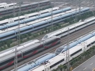 2026年春運首日 “陸地航母”蓄勢待發