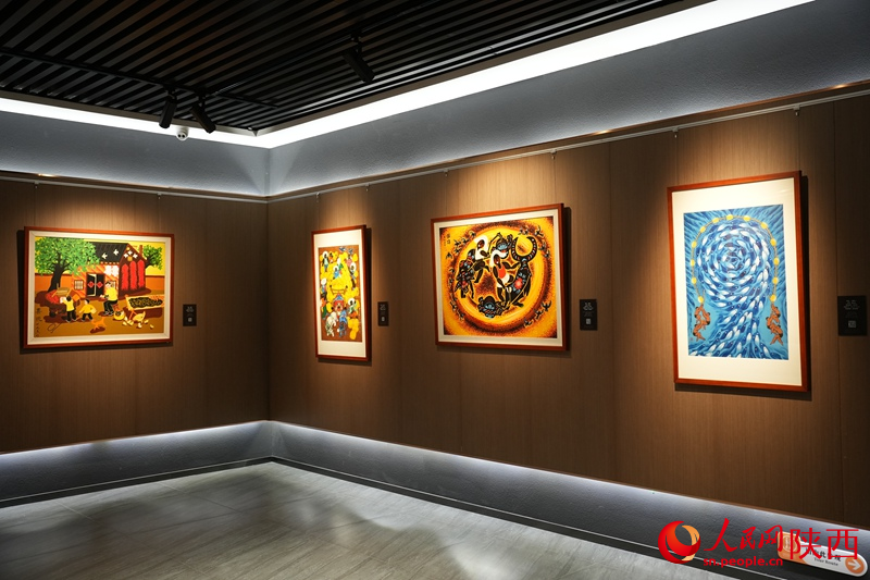 鄠邑區農民畫展覽館一角。人民網記者 李志強攝