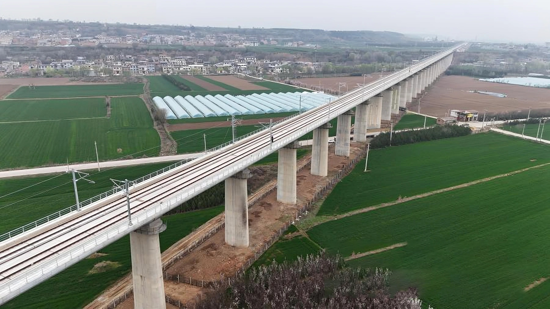 西十高鐵陝西段全線接觸網送電順利完成