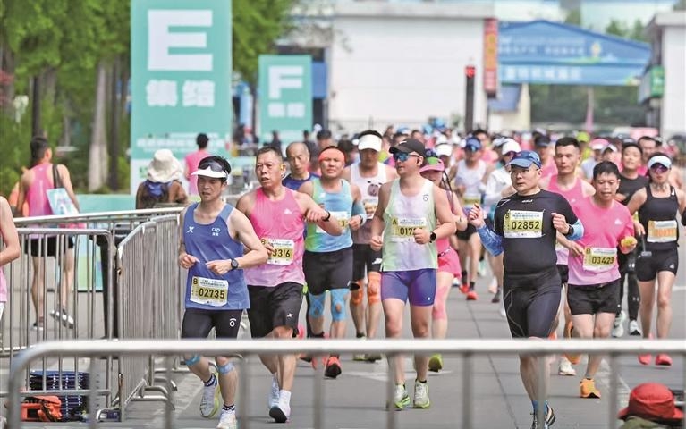 2026杨凌农科城马拉松赛举行