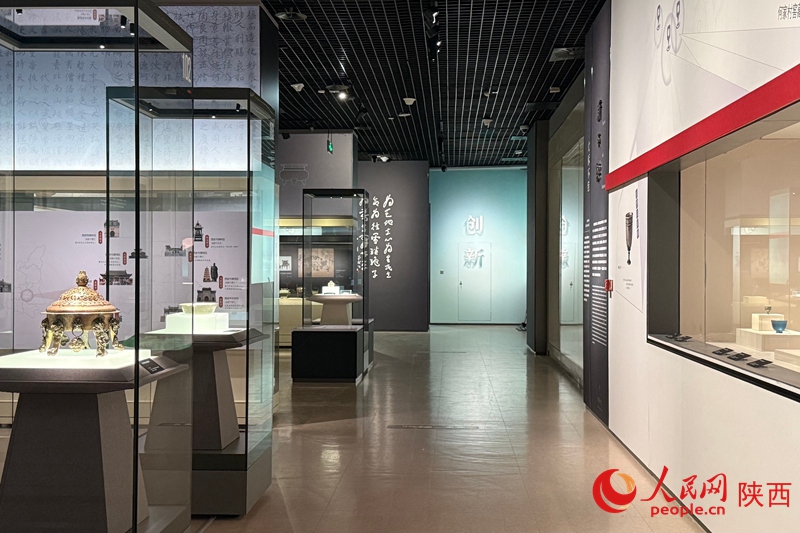 5月18日上午，《陕耀中华》大型主题展览在宝鸡青铜器博物院开展。人民网记者 李志强摄