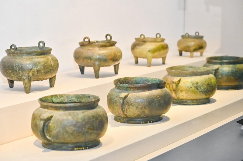 《陕耀中华》大型主题展览展出的珍贵文物。主办方供图