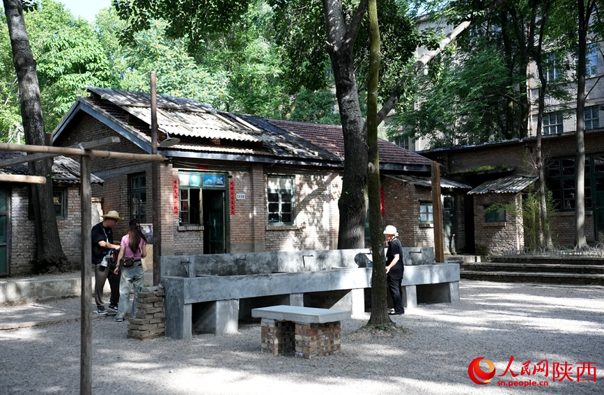 电视剧《主角》中的宁州县秦腔剧团大院。人民网记者 贾凯璐摄