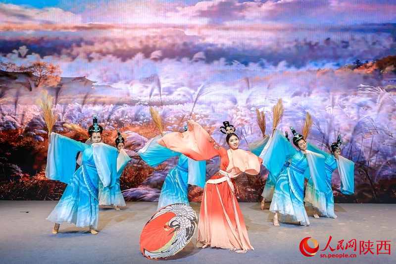 活动现场的《诗经·秦风·蒹葭》舞蹈表演。人民网记者 孙挺摄