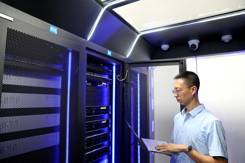 一号煤矿工作人员专注智能模型研发与场景落地。一号煤矿供图