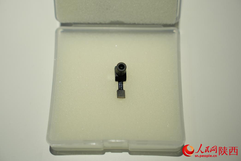 賽富樂斯研發的Micro-LED光機（資料圖）。人民網記者 李志強攝