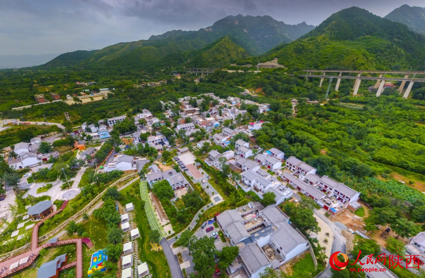陕西省渭南市临渭区桥南镇天留村全景图。人民网 高一晨摄