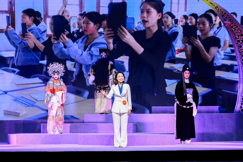“理润西安”第五届群众宣讲大赛决赛现场。中共西安市委理论讲师团供图
